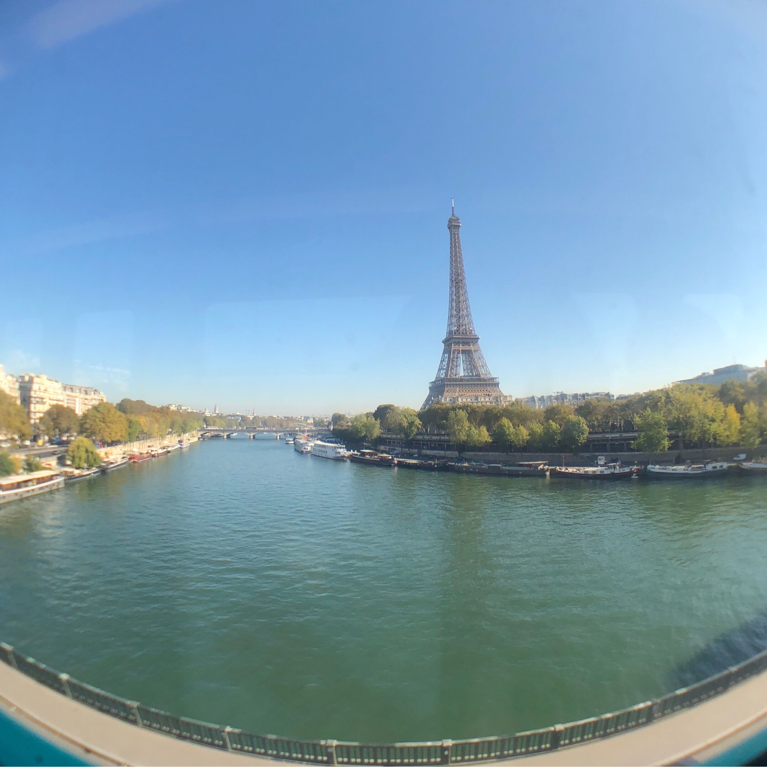 Viewing Eiffel Tower from Paris Metro is an exciting experience. Taking the 6 Line, the train goes on the elevated railway to cross the Seine river.
#fisheyelens #paris