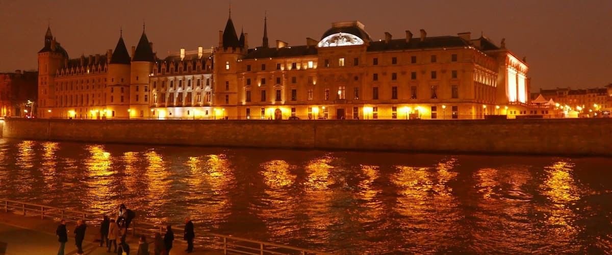 Palais de justice vu de la Seine