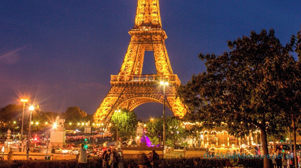 Paris cliché pic #1...
Tour Eiffel, as seen from Trocadéro :-)
Everyone needs the Paris classics on their Trover page ;-)