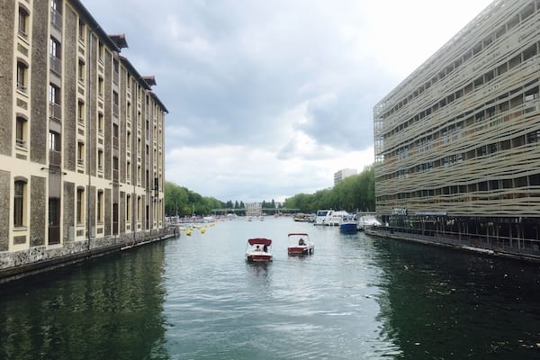 La Villette
Bassin
Fun in Paris in summer
Great place for boating on the canal
Modern and trendy place
Take your beers and enjoy the canal and the chairs along