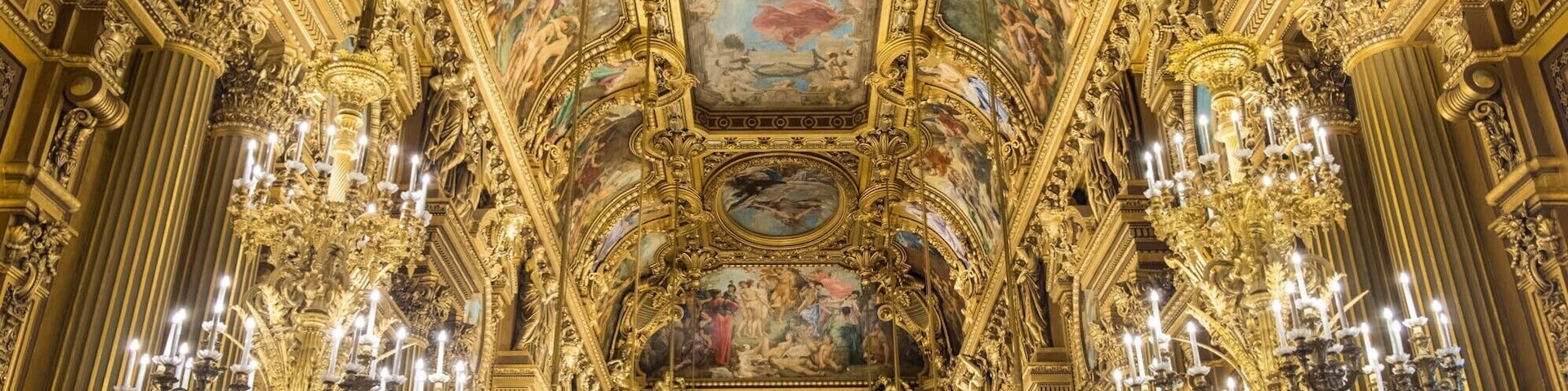 That ceiling !!!! Wow ! I could have spent all day photographing this amazing building and i will go back sometime to take some more images.
#bvstrove #paris #operahouse #palaisgarnier #beautiful #architecture #bvstrove #details