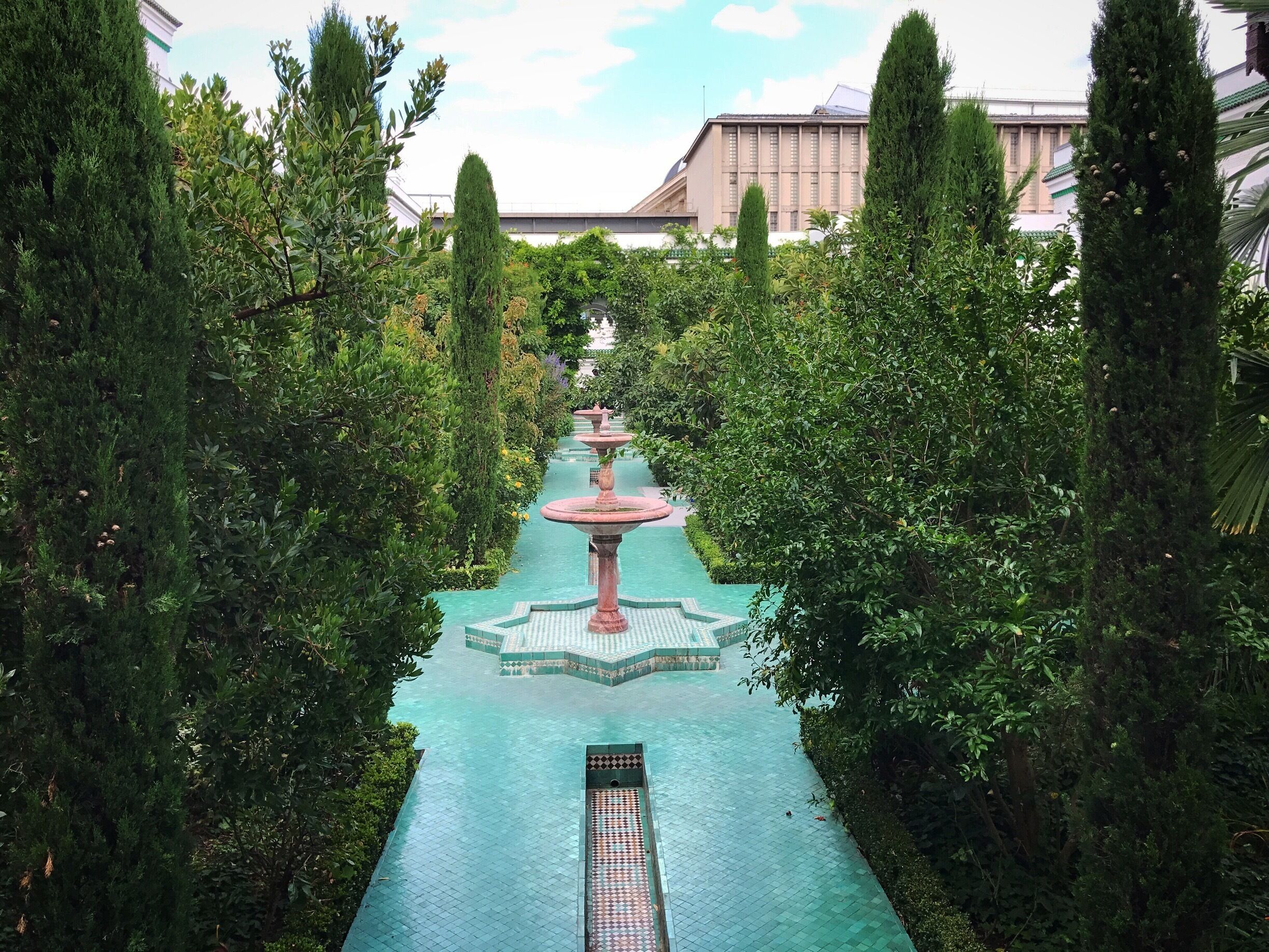 Beautiful place in Paris! Not many know about it...