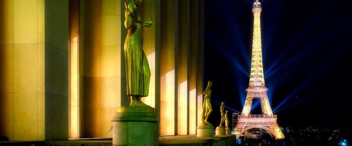 The Palais de Challiot is an incredible building in its own right, with its beautiful architecture and gardens that resemble places of times long gone, but the view from the top of the Palais of the Eiffel Tower is, in my opinion, the best in the city.
Go there at dusk and be ready to brave de crowds, you will not be disappointed.
#Travel #Paris #France #Trovember