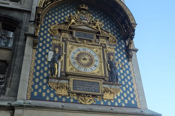 The Conciergerie on the Ile de la Cité, in the heart of Paris, is the oldest remaining part of the Royal Palace (until the 14th century). One of the towers contains the oldest public clock in Paris. The clock was built by Henri le Vic, a German engineer who arrived in Paris in 1370. #TroveOnTuesday #LocalSecrets #History
