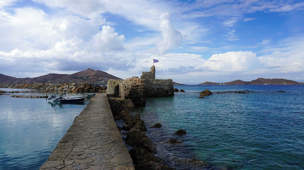 Naousa in Paros, Greece is a very special place. With beautiful white Cycladic architecture and impossibly blue skies and sea, it is everything you imagine when you think of the Cycaldes. Best part? None of the crowds of the more popular islands. #Blue