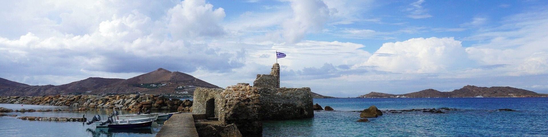 Naousa in Paros, Greece is a very special place. With beautiful white Cycladic architecture and impossibly blue skies and sea, it is everything you imagine when you think of the Cycaldes. Best part? None of the crowds of the more popular islands. #Blue