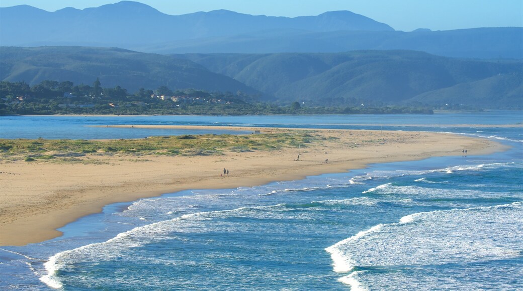 Plettenberg Bay mit einem allgemeine Küstenansicht, ruhige Szenerie und Strand