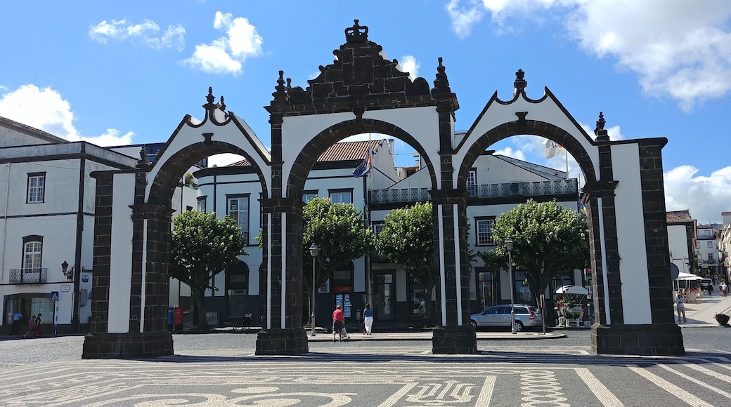 Portas da Cidade (City Gates)