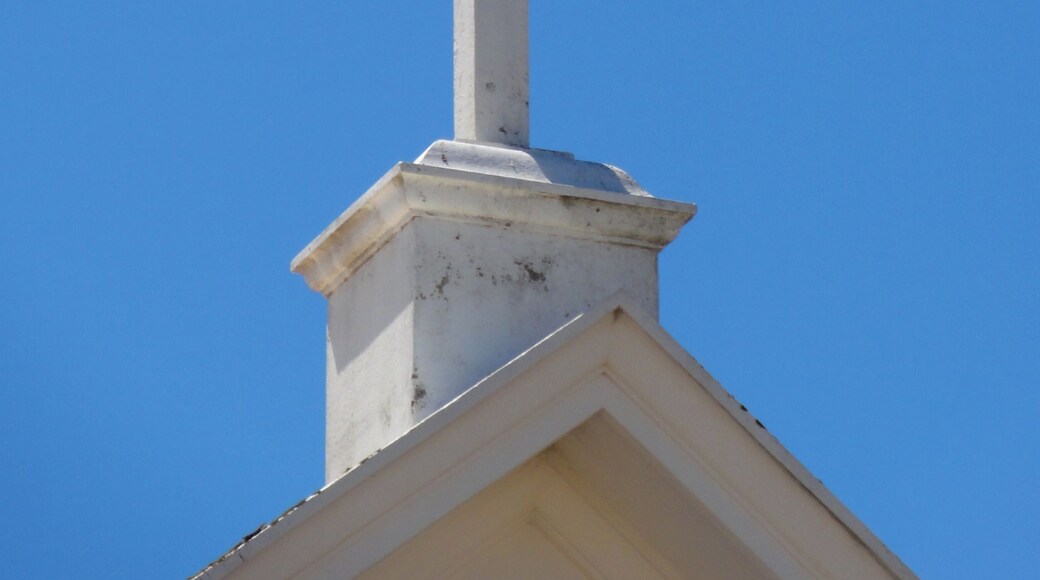 Nuestra Señora de La Candelaria
Igreja pequena mas muito bonita e bem cuidada. Fica praticamente a uma quadra do mar e de frente para uma praça. Do lado oposto da praça fica o farol (Faro de Punta del Este).
#puntadeleste #uruguay #church