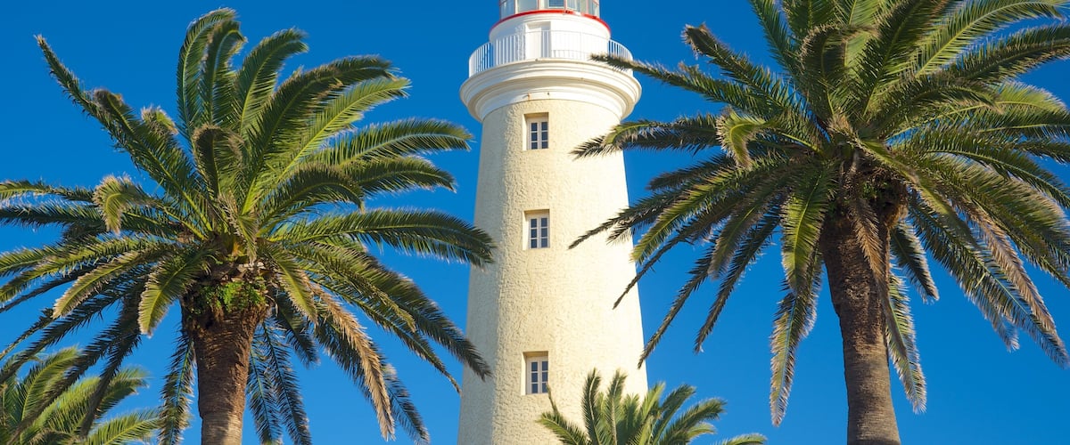 Punta del Este featuring a lighthouse
