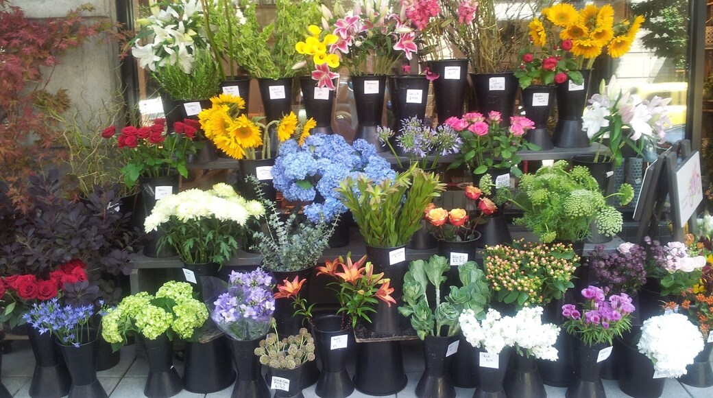 Many flower stands at Portland Farmers Market.