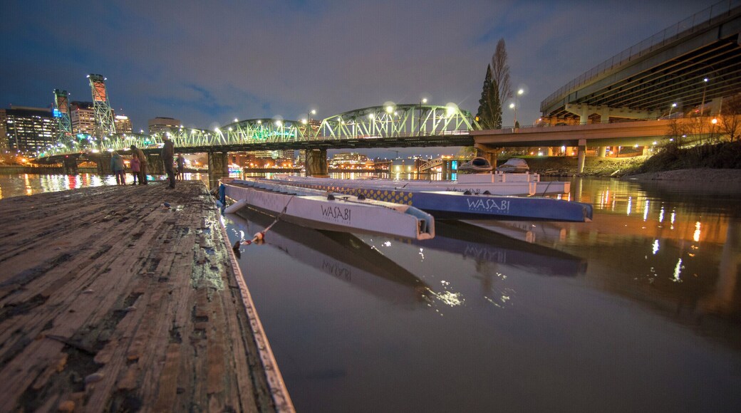 Dragon boat races during the Rose Festival are a big thing in Portland. Teams practice year around on the Willamette river in these training skulls moored along the East Bank Esplanade.
#Oregon #Portland #dragonboat #eastbankesplanade