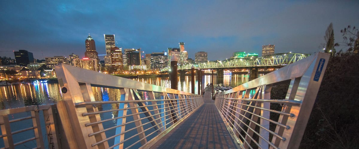 The Portland skyline on a crisp clear winter night. The Eastbank Esplanade is an ideal stroll the see this beautiful city at any hour of the day.
#Oregon #Portland #skyline #night #Eastbankesplanade
