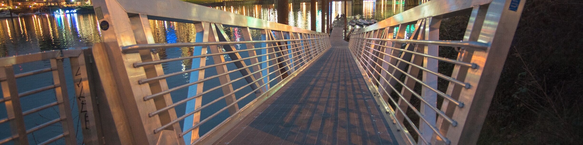 The Portland skyline on a crisp clear winter night. The Eastbank Esplanade is an ideal stroll the see this beautiful city at any hour of the day.
#Oregon #Portland #skyline #night #Eastbankesplanade