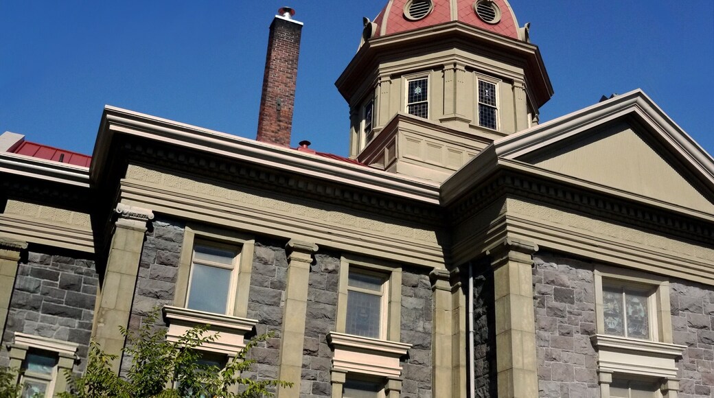 A picture of the church ( without the hagiography).
One of the secret #Architecture - al gems of Portland, Oregon.