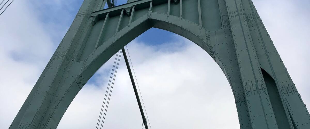 St. John’s Bridge, the highest above the Willamette River as 60m and tower is 100m tall. While I was staying in Kenton, I came to this bridge by running. Roundtrip = 12K.