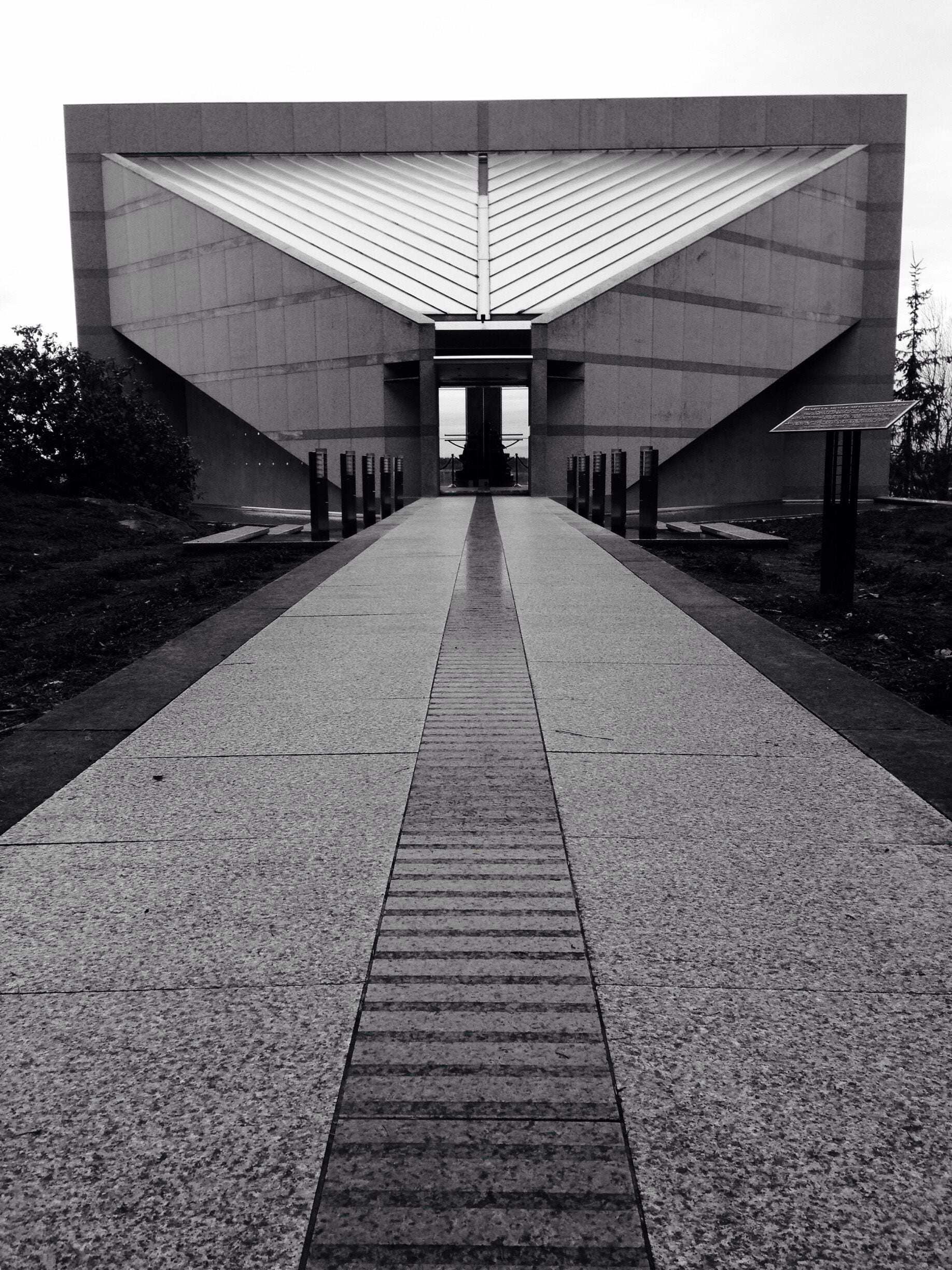 #architecture The meditation building on top of rocks. 
#stunningstructures
