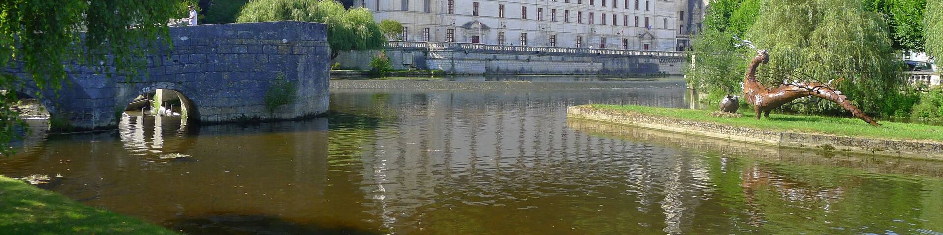 This building is indexed in the Base Mérimée, a database of architectural heritage maintained by the French Ministry of Culture, under the reference PA00082403 .
