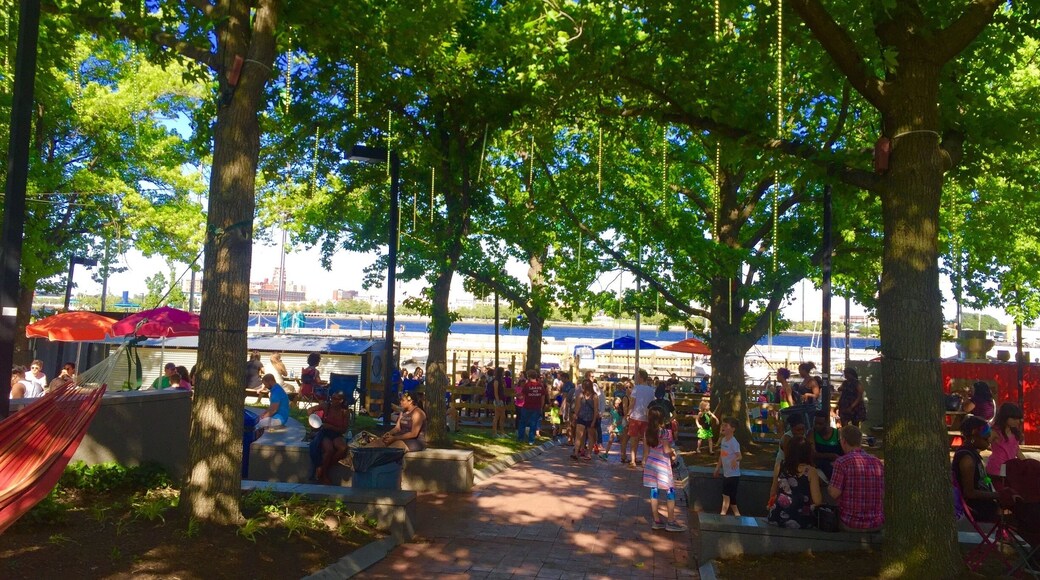 Spruce Street Harbor Park