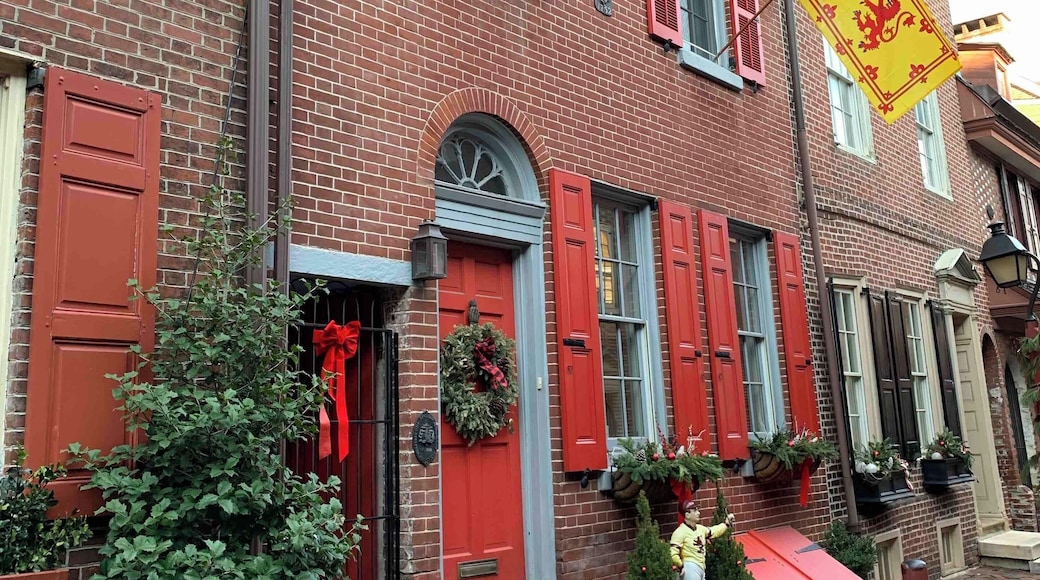 Historic alley in the old city comprised of 32 houses built in the 1700’s.