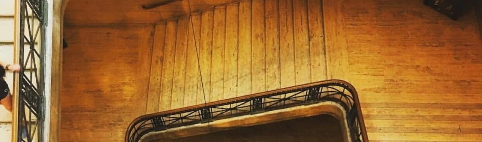 Franklin Institute in Philadelphia is one of America’s most popular science museums. It’s perfect for younger kids, and families as well. Throughout the year they have various exhibitions ranging from vintage video games to technology and design. Bonus: there’s also an IMAX theatre inside 😄
#Culture #Philadelphia #Museum