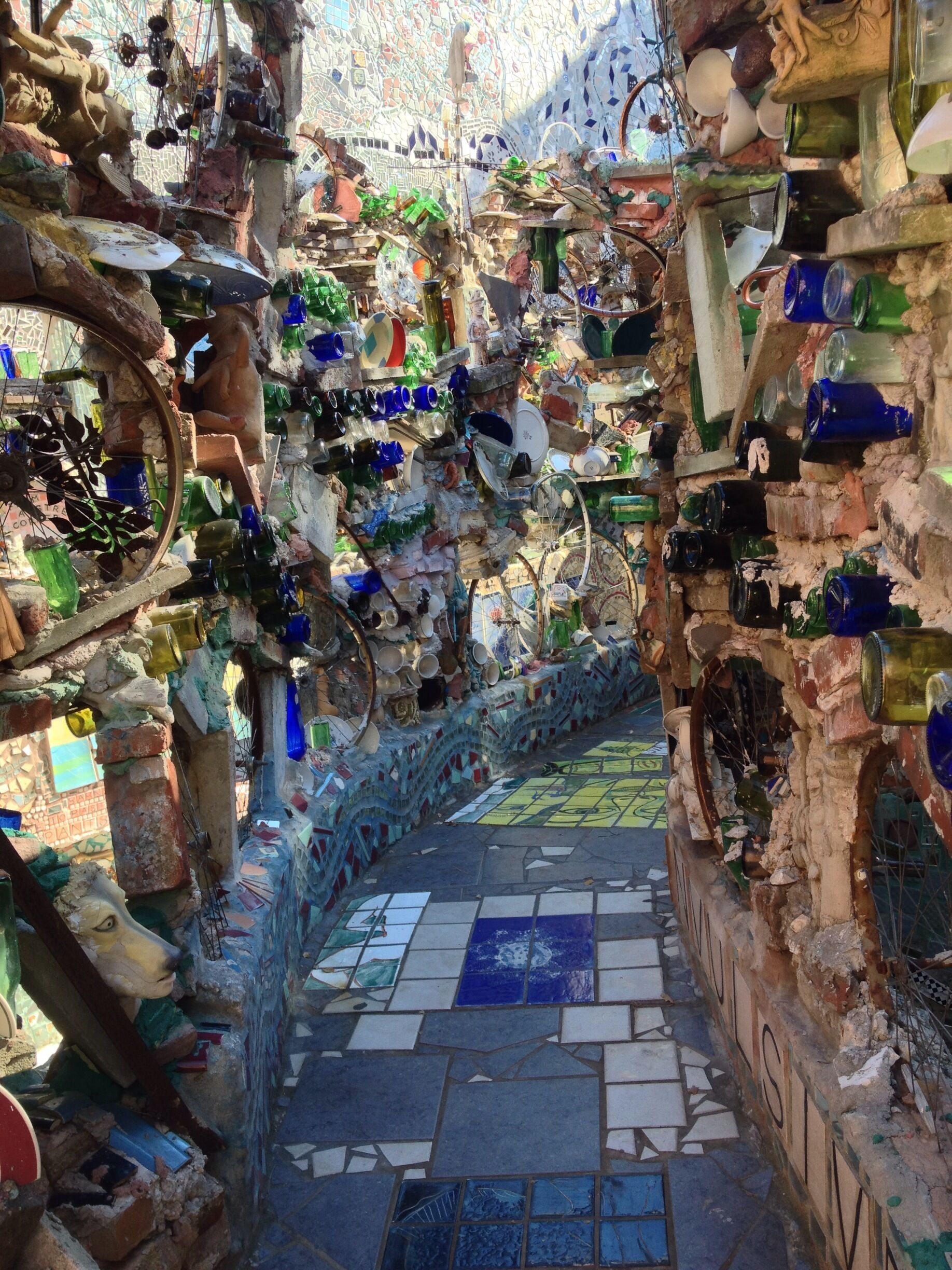 This place is absolutely stunning! And we didnt even go in. Overwhelming artistry. #roadtrip #alwaysexplore