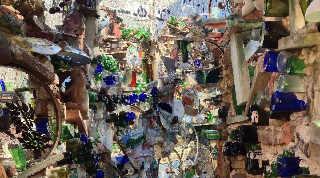 This place is absolutely stunning! And we didnt even go in. Overwhelming artistry. #roadtrip #alwaysexplore