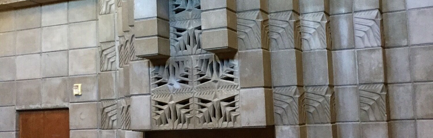 The 'Mystery Room'. This was actually the men's smoking room. They also served alcohol here during prohibition and the room had secret exits and bars for when they were raided.