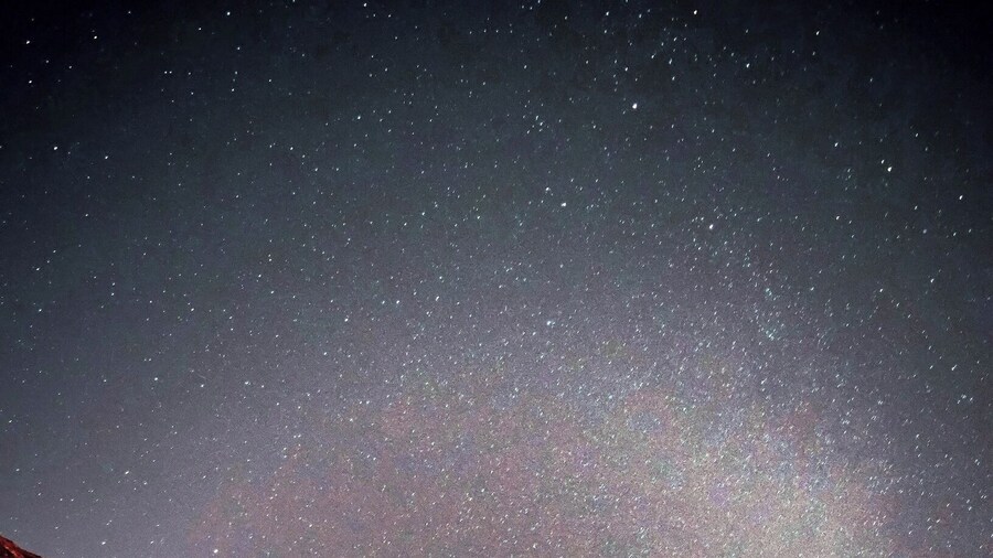 The stars were out in Phoenix last night!
Close to Tempe, this hike takes ~10 minutes and provides some beautiful views. And for the first time, I got to experience this place at night. It was a perfect way to spend an evening.
#LoveMyTown