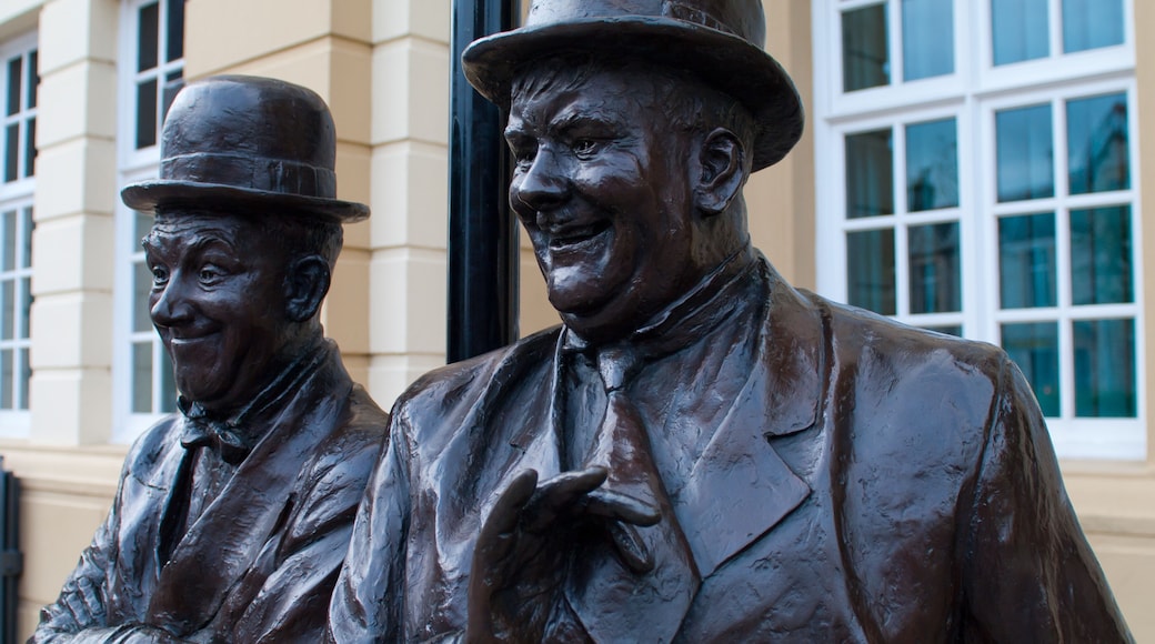 Laurel and Hardy statue