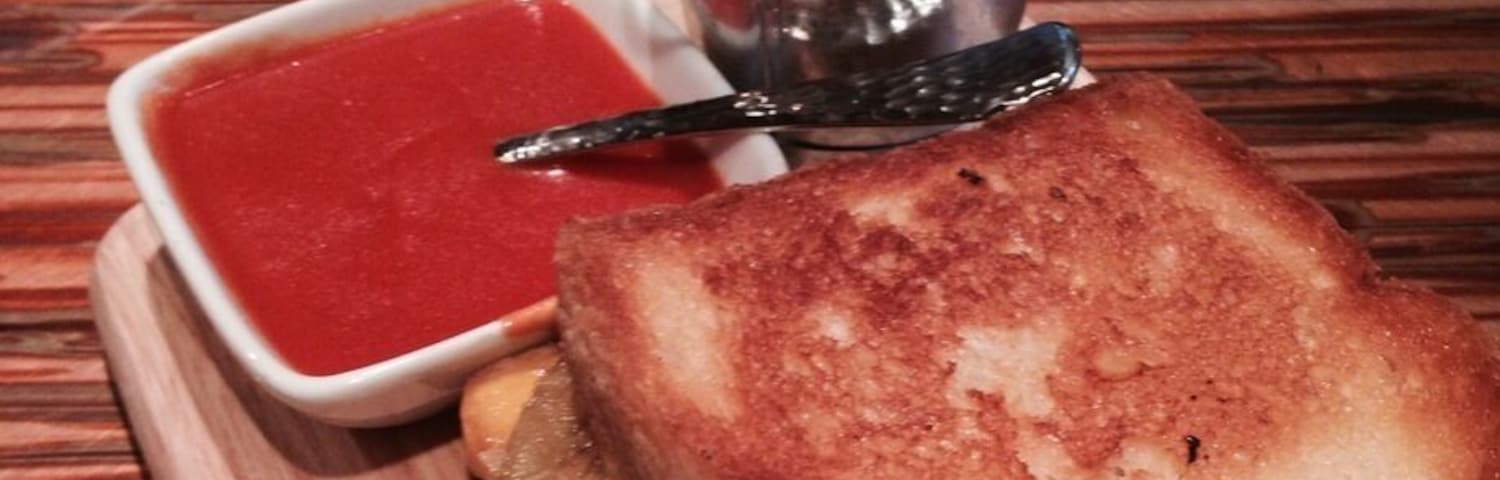 This place is great! Great beer selection and pub menu. I tried the Fried Green Tomato Grilled Cheese Sandwich. Served with Tomato Soup and Homemade Garlic-Parm Fries. So delicious! You have to check out their grilled cheese menu! #delicious