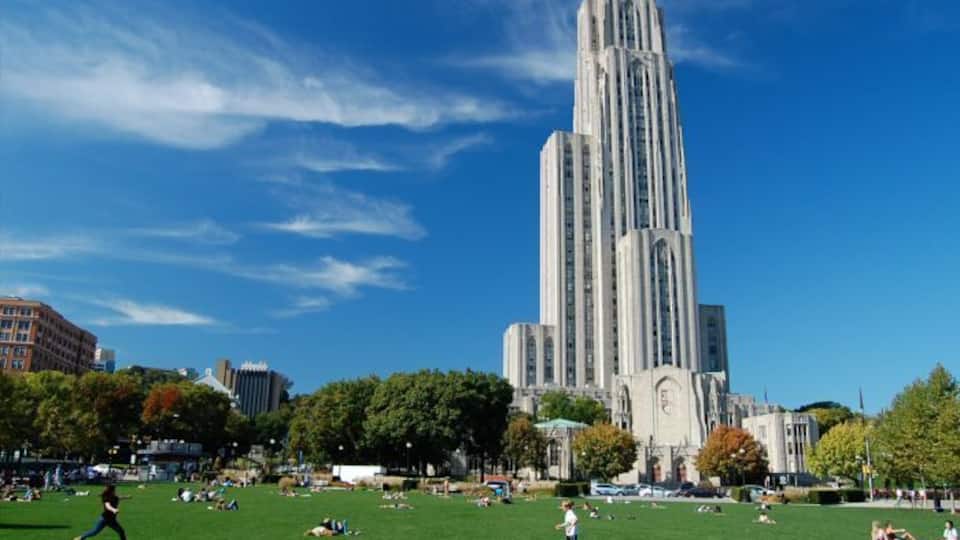 The Cathedral of Learning is what all schools should look like. When you take a class in this building you feel a higher calling #StunningStructures