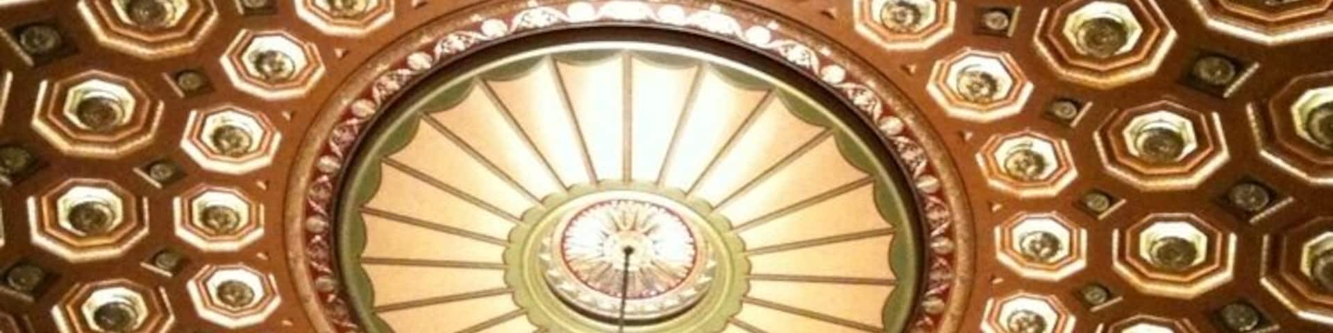 Gorgeous ceiling!