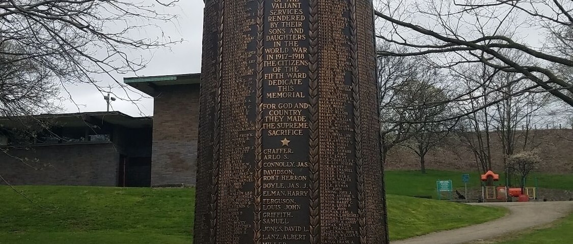 Memorial to WW1 veterans.