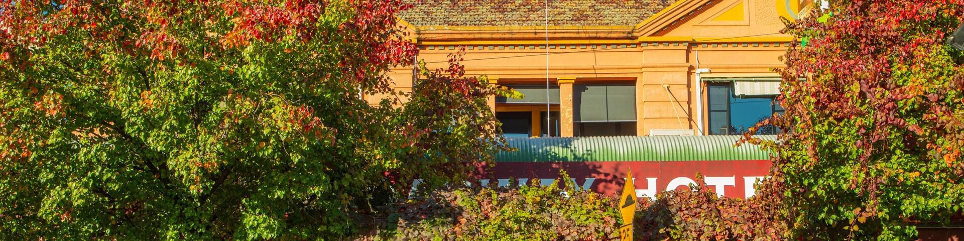 Parkes showing a small town or village