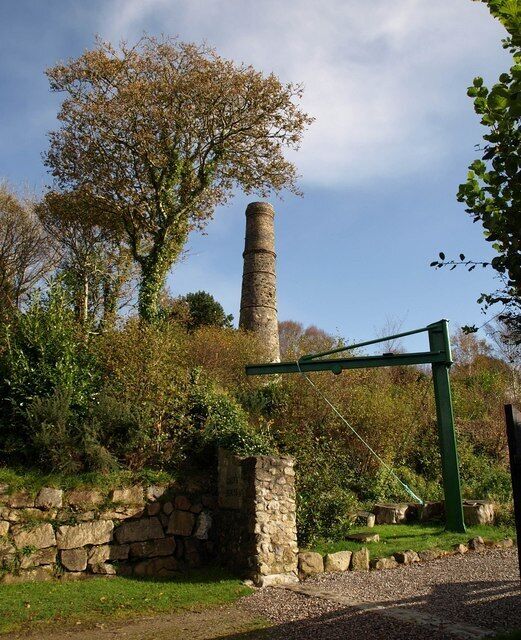 Chimney by Galva Road A relic from the Hemerdon and Broomage china clay works, seen from Galva Road.