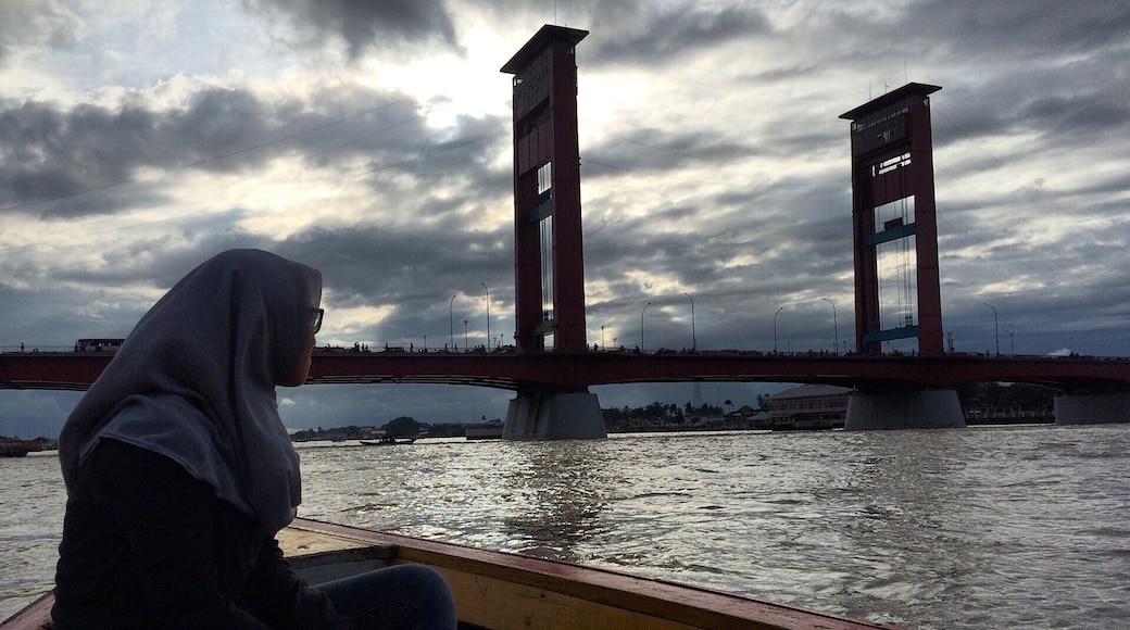Musi River Cruise
A fun way to discover Palembang on a traditional boat along the Musi River which is one of the largest river in Indonesia
