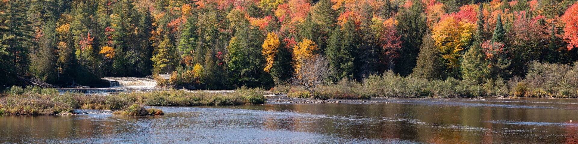 Tahquamenon falls during brilliant autumn colors