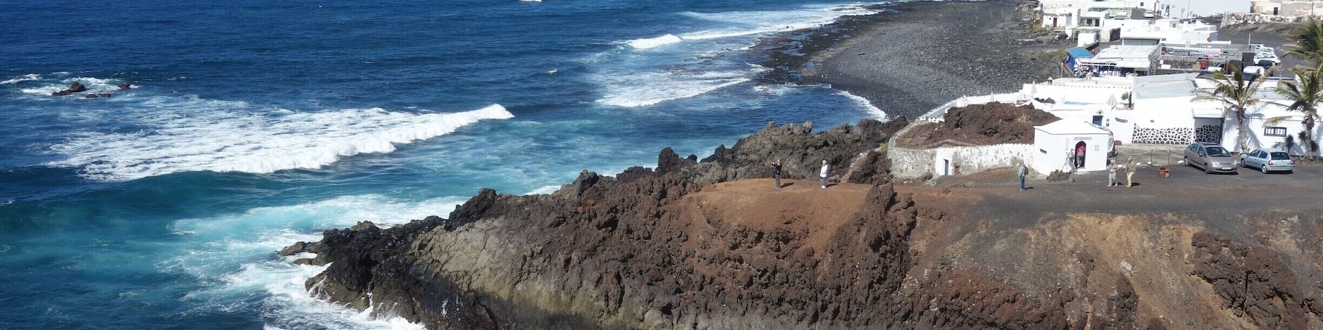 El Golfo: a small fishing village surrounded by lava. #BeachTips!  #BVSBlue  #TroveOnTuesday  #Perspectives  #ReDiscover  #Nature