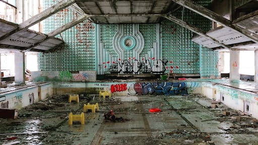 Abandoned pool in Palanga, Lithuania. This is a great place to visit if you are a fan of abandoned places and urban exploration. This place is a former Soviet Union pool.
Check it out!