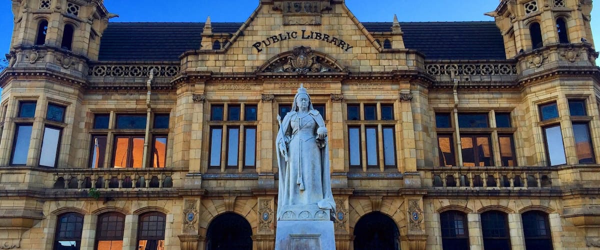 The front facade is pretty darn impressive. I wish it was still open by the time I took this photo.