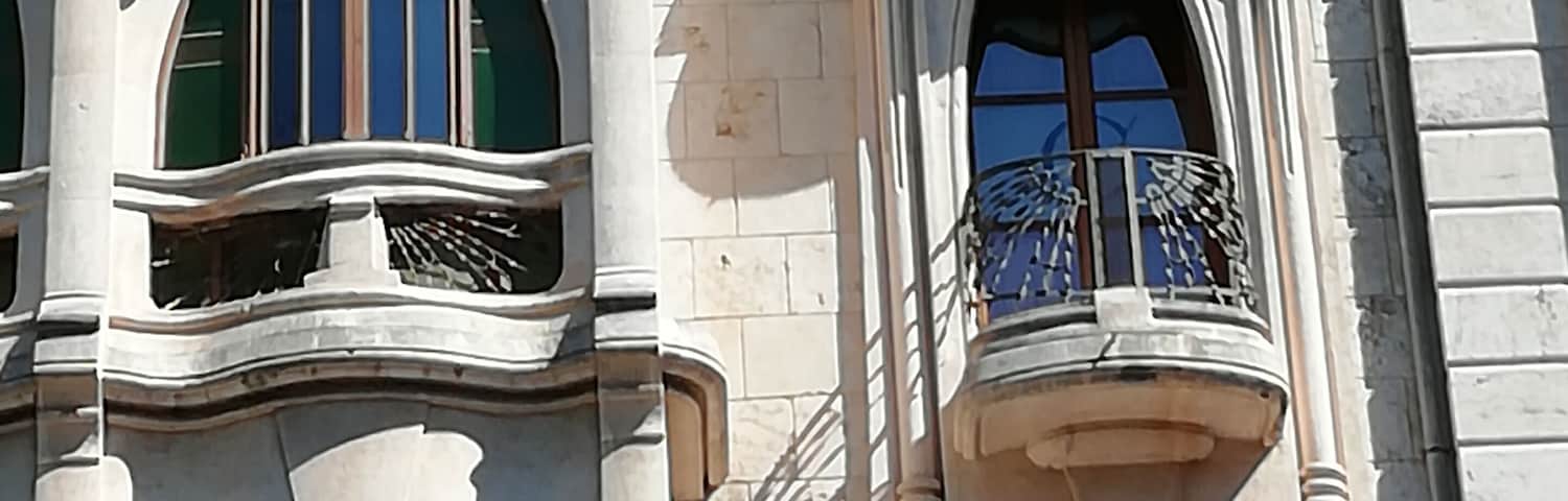 Little bit of Gaudi In Palma. Can Casayas from 1908.💕