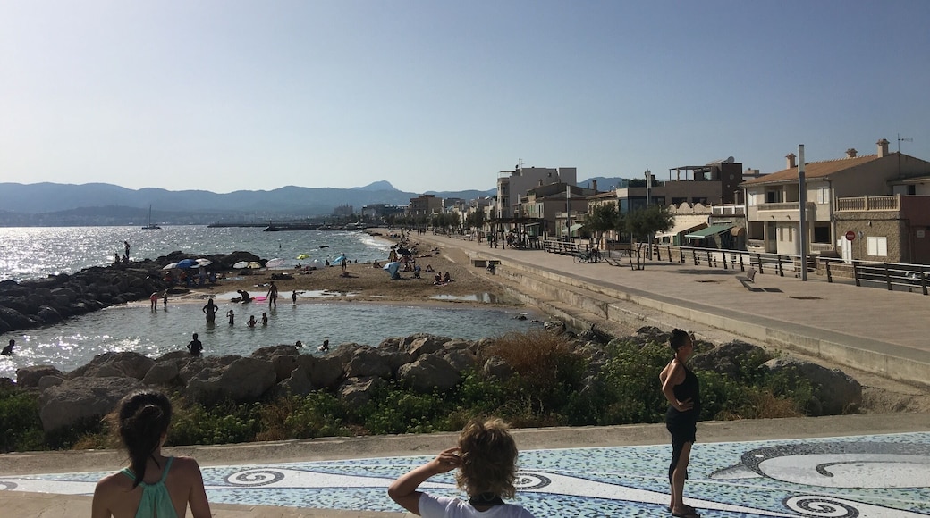 Walk by the beach near Portixol