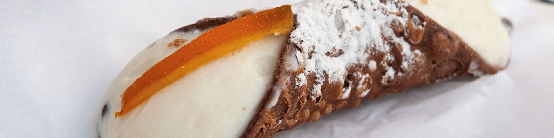 My favourite sweet, all-time -the cannolo siciliano-, at my favourite pasticceria, all-time.
#delicious #BestOf5
P.S. Sicilia - greatest food love story of my life (link in Romanian)
https://bit.ly/2Jv0POA