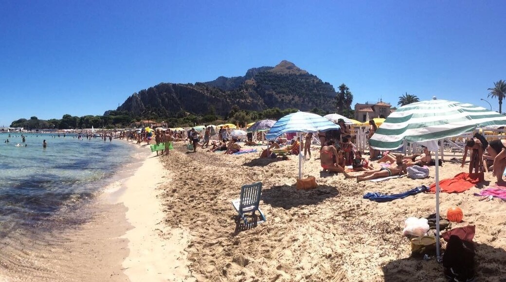 A bit touristy, but the view is breathtaking!
#BeachTips