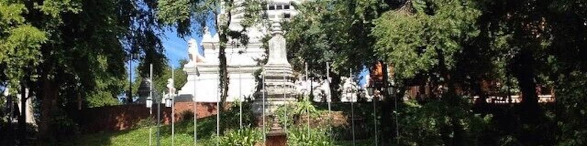 Playing tour guide for the weekend exploring the market, good coffee on street 136 and this beautiful view of the clock garden in Wat Phnom.
More on Wat Phnom: http://bit.ly/1v8y6o8