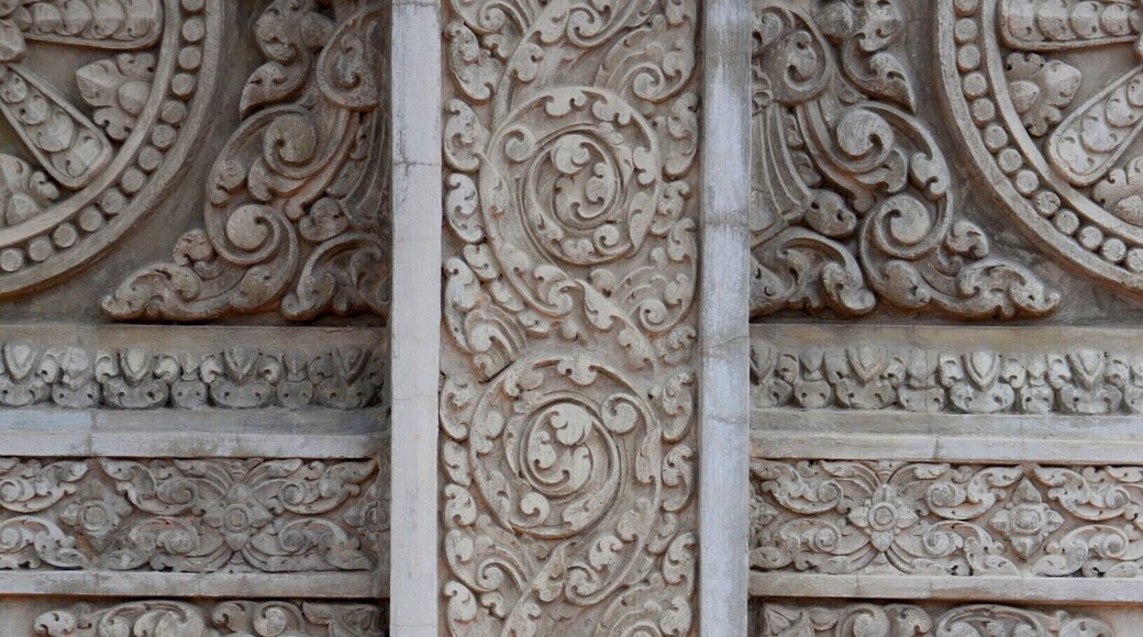 City Walks: Phnom Phen is a city to be experienced.
#architecture