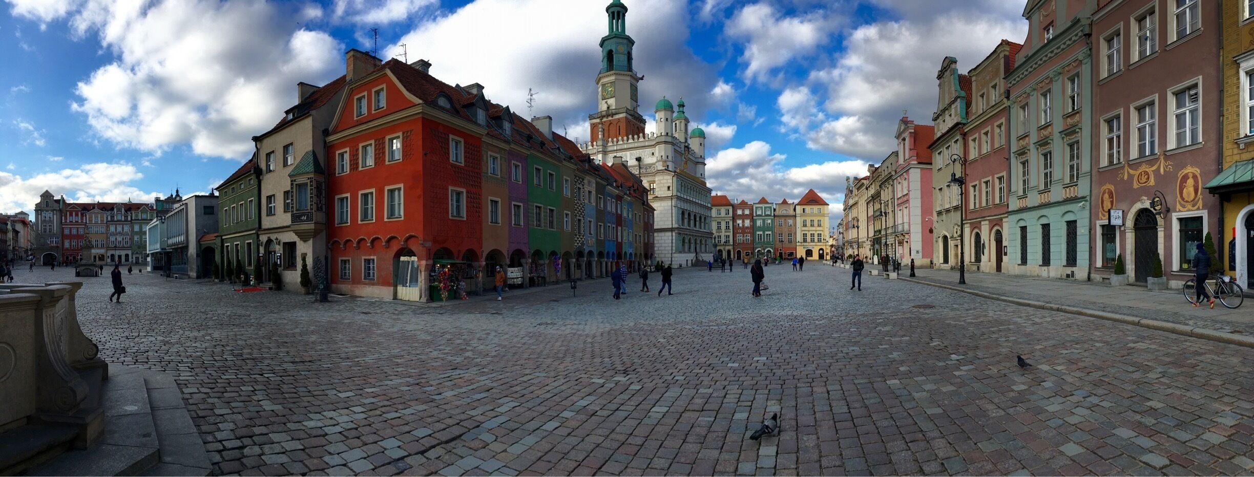 View over the city hall plaza!

Poznan
Poland