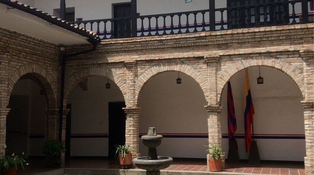 Pretty colonial courtyard