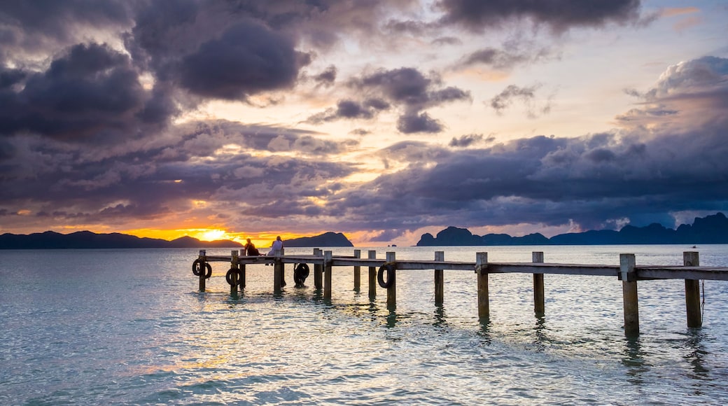 Pier on Dolarog Beach at sunset, El Nido, Palawan, Philippines
